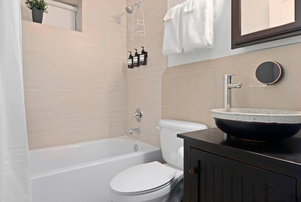 Upscale 2Br Apartment With Patio Washington Exterior foto
