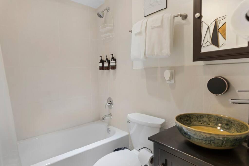 Upscale 2Br Apartment With Patio Washington Exterior foto